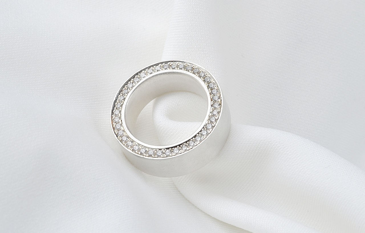 Sparkling Ring No.3 (925 Silber, kreismattiert, Zirkonia)
